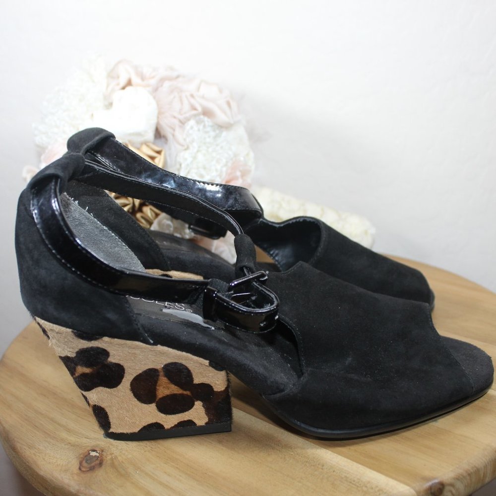 AEROSOLES Golden Rule Black Peep Toe Sandals Chunky Heel Animal Print size 9